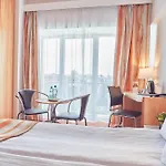 Отель Continental Forum 4*