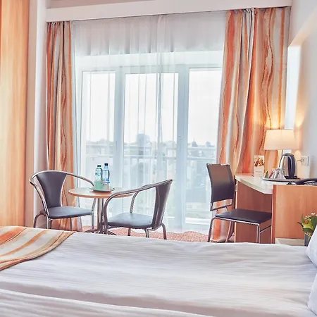 Hotel Continental Forum 4*