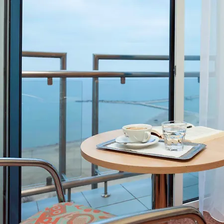 Continental Forum Hotel 4*