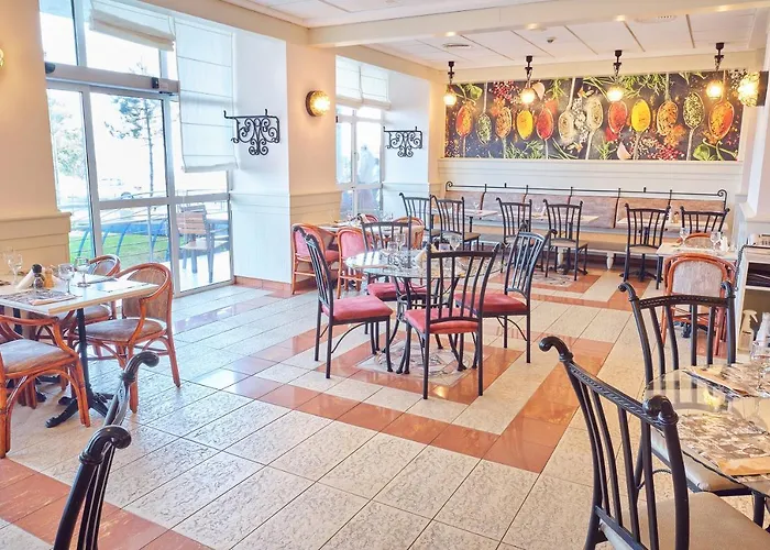 Continental Forum Отель