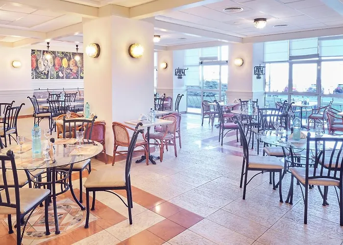 Continental Forum Hotel 4*