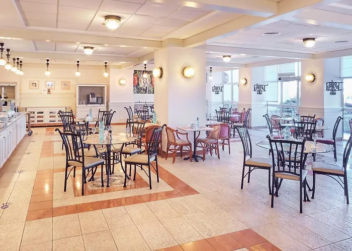 Отель Continental Forum