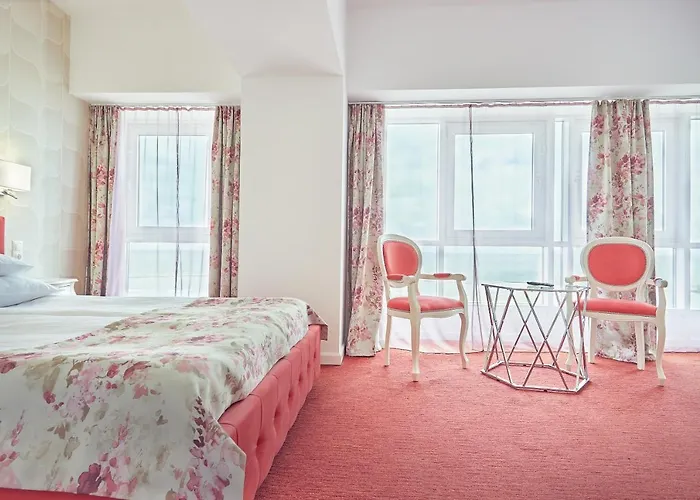 Continental Forum Отель 4*