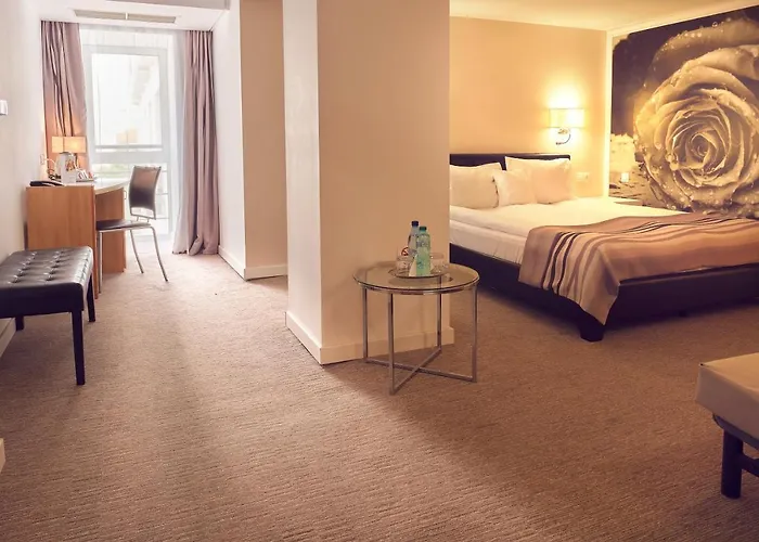 Отель Continental Forum 4*