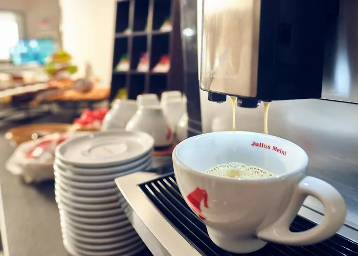 Continental Forum Отель 4*