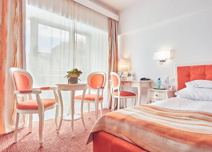 Continental Forum Отель 4*