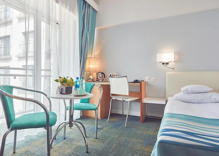 Отель Continental Forum